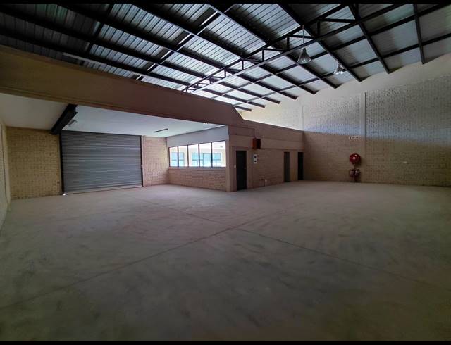 334M² WAREHOUSE TO LET IN POMONA